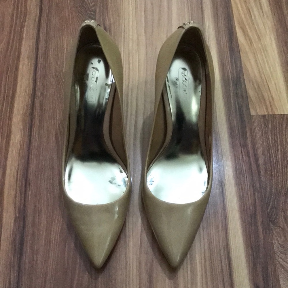 Coach Pumps
